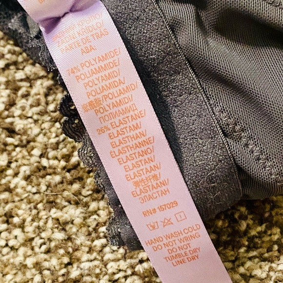 EUC Savage X Fenty Gray Floral Lace Logo Unlined Bralette - Picture 15 of 16